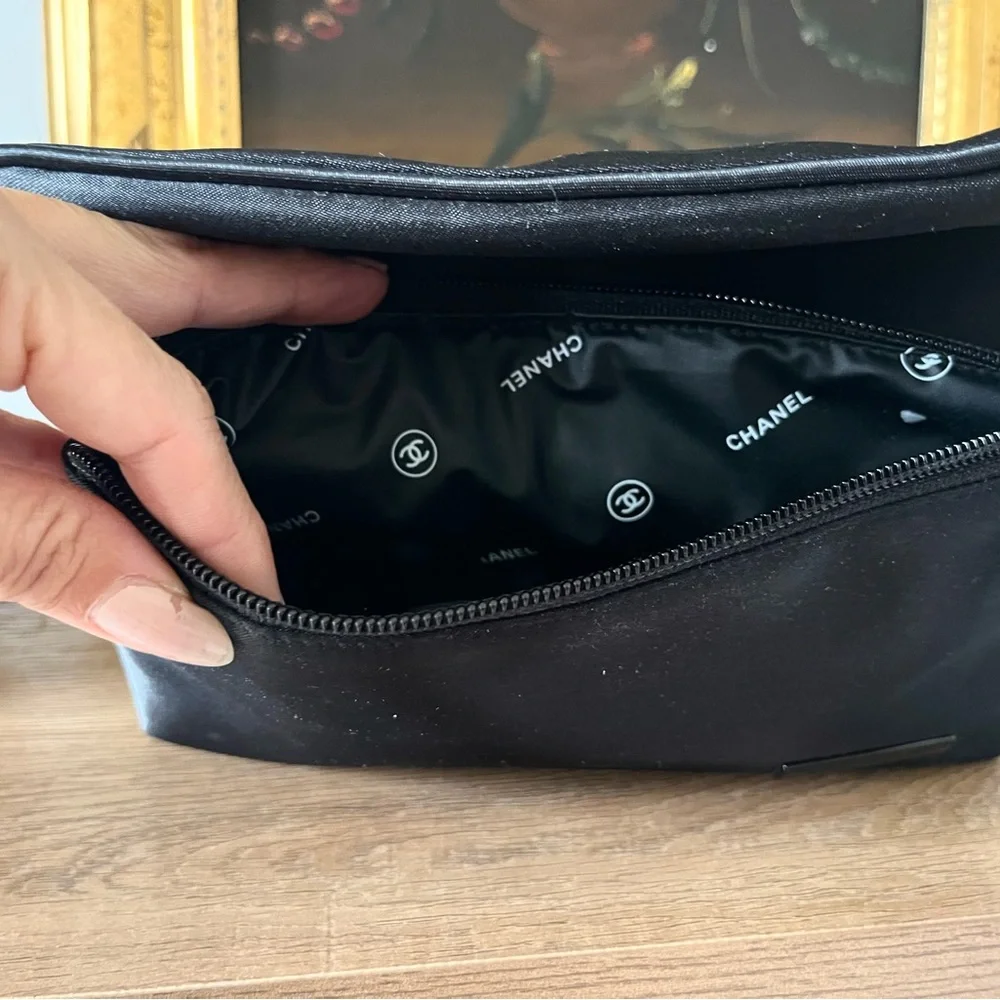 CHANEL Black Satin cosmetic parfume pouch